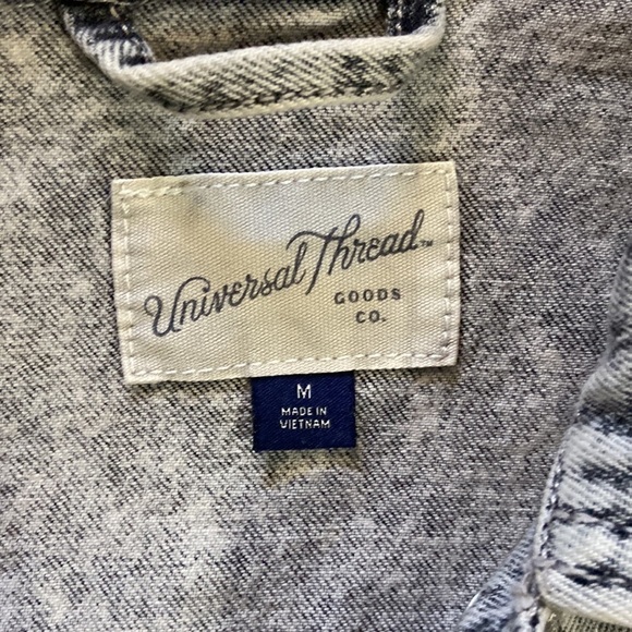 Universal Thread Womens Denim Jacket Button Up Size M - Picture 3 of 4